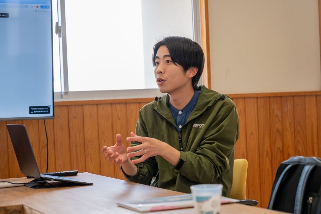 大崎町SDGs推進協議会の髙橋さんが説明している様子