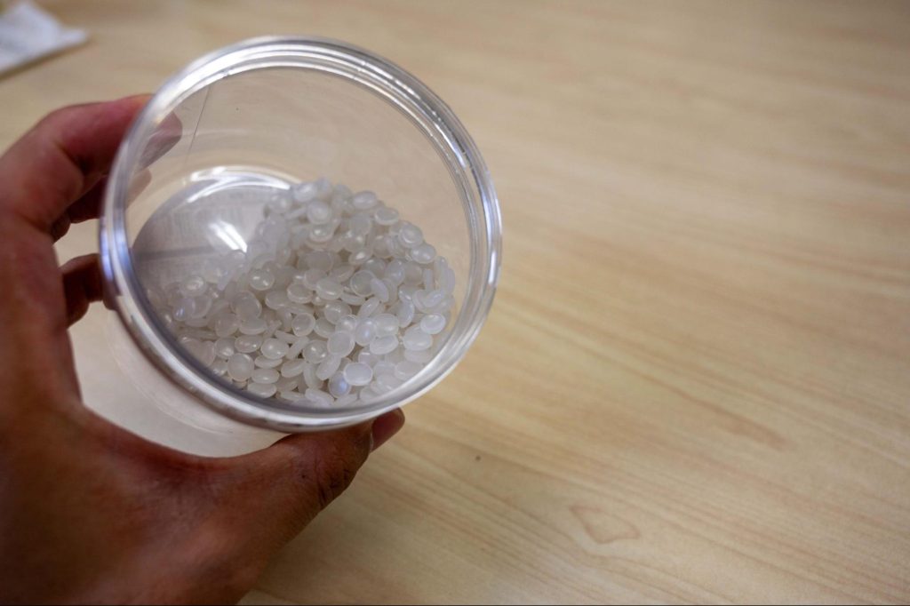 再生プラスチック原料(ペレット)の写真
