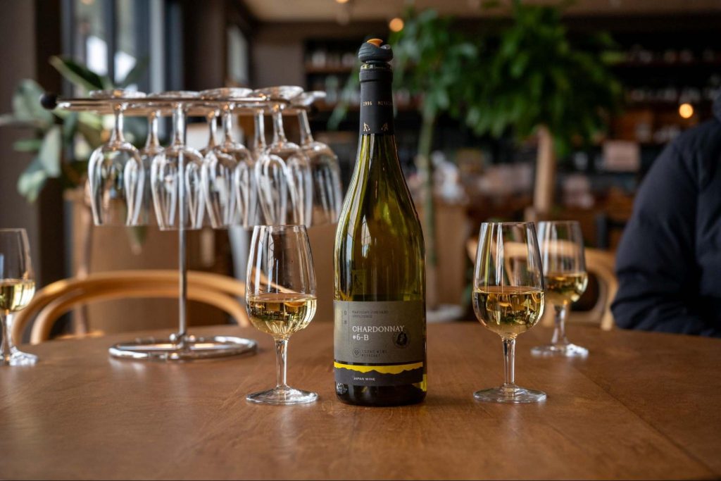 都農ワインのシャルドネワイン
