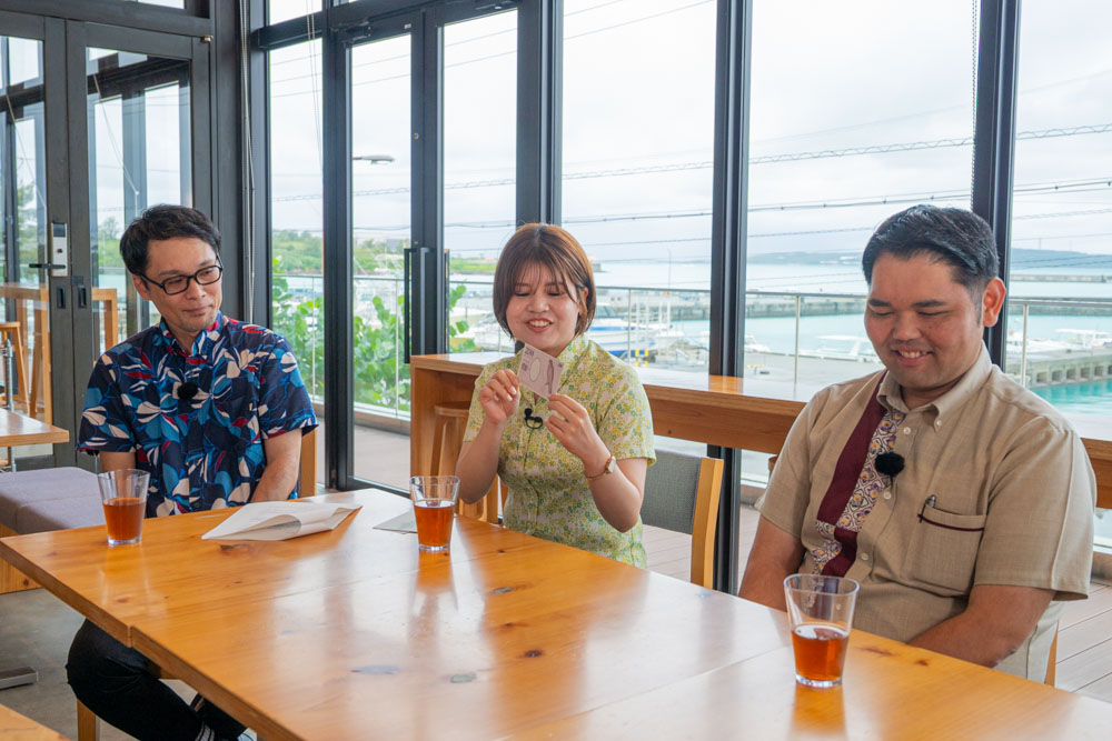 エコアイランド課の仲宗根佑さん、垣花瑠南さん、又吉章仁さん